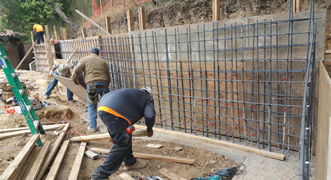 build a concrete retaining wall